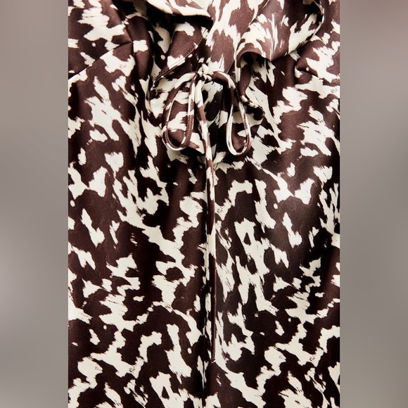 NWT. Zara Brown/Cream Printed Satin Effect Midi Dress with Ruffles. Size XXL. - Picture 8 of 12